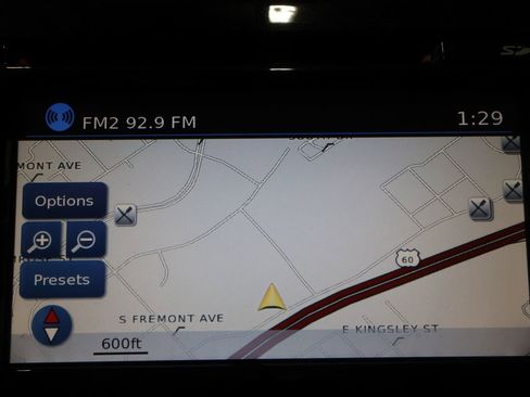 Used 2017 Nissan Rogue SV w/ SV Premium Package image 13