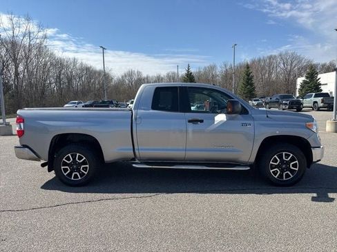 Used 2016 Toyota Tundra SR5 w/ SR5 Upgrade Package image 17