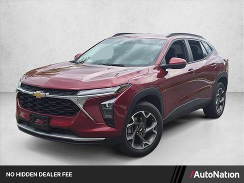 Used 2024 Chevrolet Trax LT w/ Driver Confidence Package FWD image 1