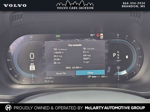 Used 2024 Volvo XC60 B5 Plus image 12