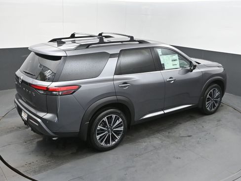 New 2026 Nissan Pathfinder Platinum FWD image 38