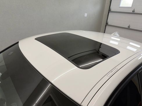 Used 2018 BMW 320i xDrive Sedan AWD/4WD image 5