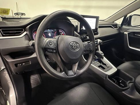 Used 2025 Toyota RAV4 XLE AWD/4WD image 20