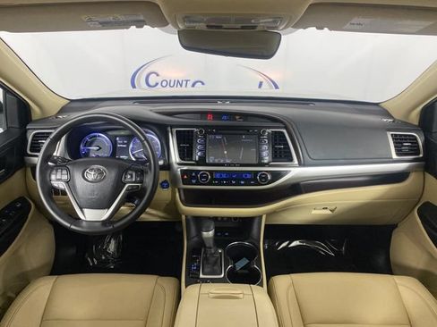 Used 2019 Toyota Highlander XLE AWD/4WD image 15