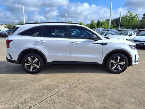 Used 2022 Kia Sorento S w/ Panoramic Sunroof Package FWD image 6