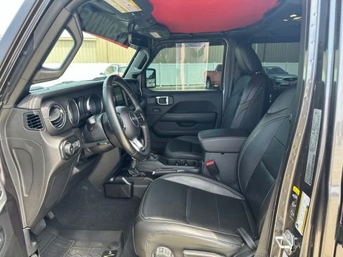 Used 2021 Jeep Wrangler Unlimited Sahara AWD/4WD image 23