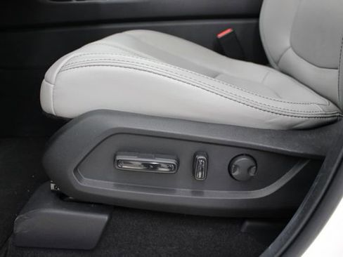 Used 2025 Honda Pilot Touring image 41