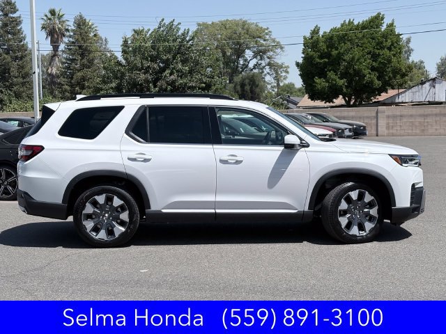 New 2026 Honda Pilot Touring image 3