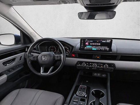 Used 2023 Honda Pilot Touring image 25