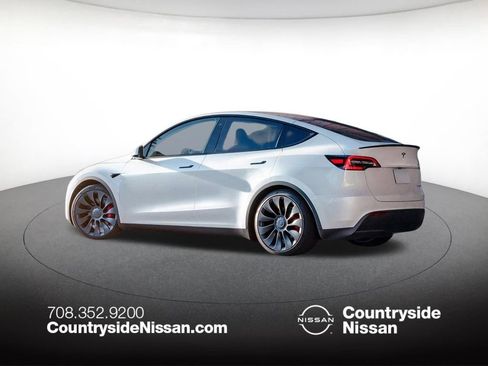 Used 2024 Tesla Model Y Long Range AWD/4WD image 1