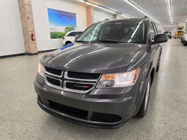 Used 2020 Dodge Journey SE FWD image 2