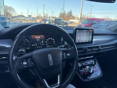 Used 2020 Lincoln Corsair AWD w/ Premium Package image 15