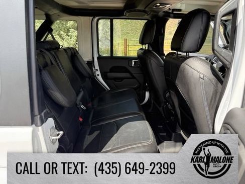 Used 2023 Jeep Wrangler Unlimited Sahara AWD/4WD image 33