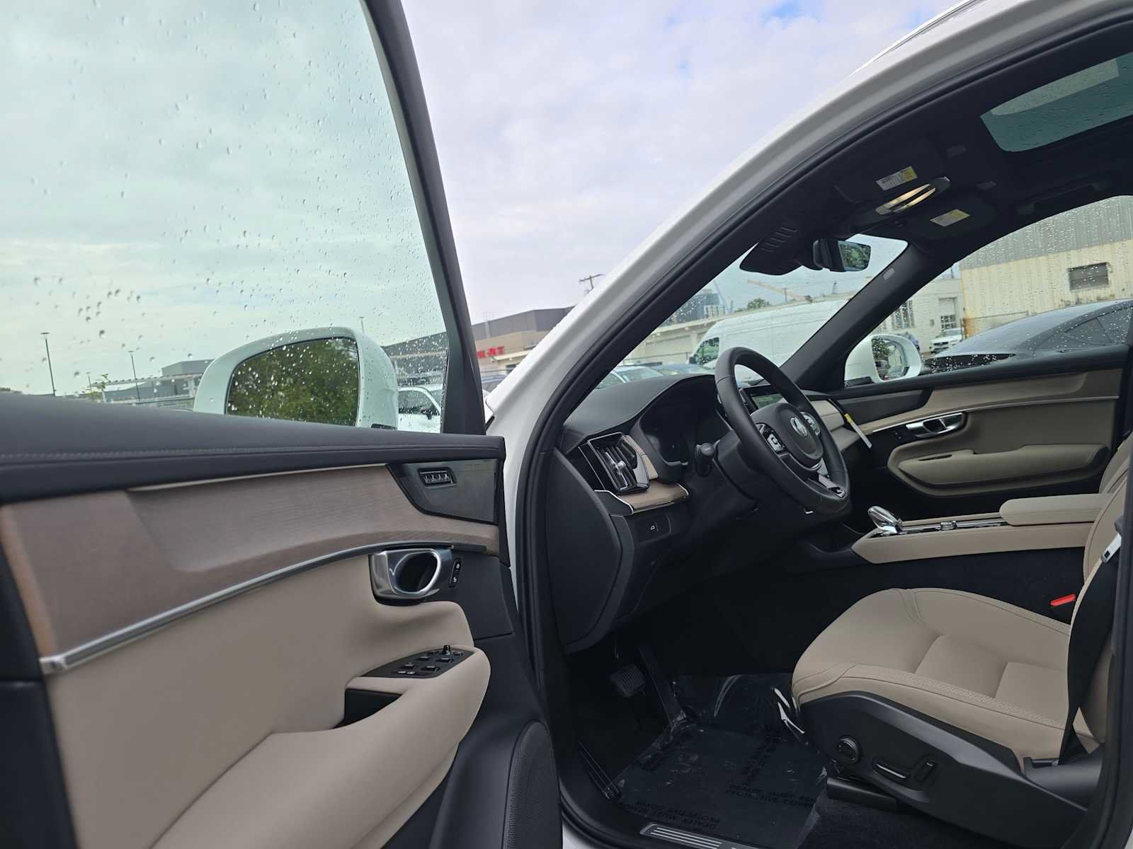 Used 2026 Volvo XC90 B6 Plus w/ Protection Package Premier AWD/4WD image 21