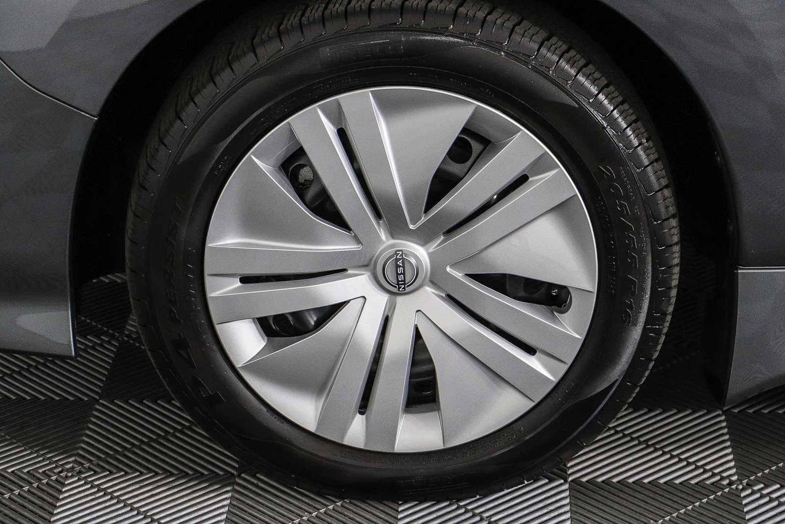 Used 2025 Nissan Leaf S FWD image 11
