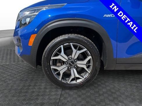 Used 2022 Kia Seltos EX AWD/4WD image 14
