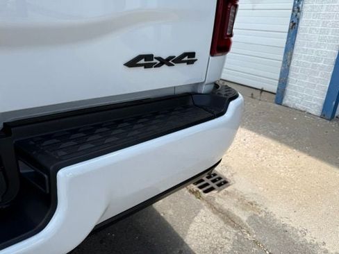 New 2026 RAM 2500 Big Horn AWD/4WD image 13
