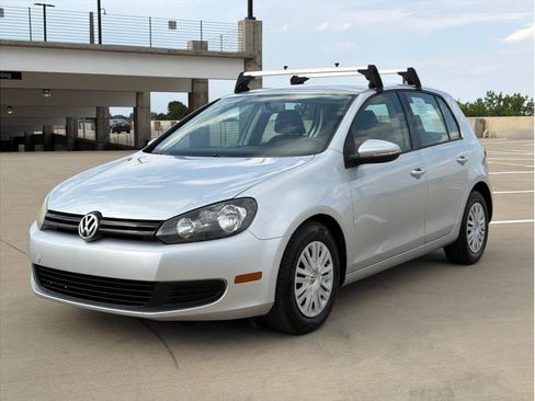Used 2013 Volkswagen Golf 4-Door FWD image 3