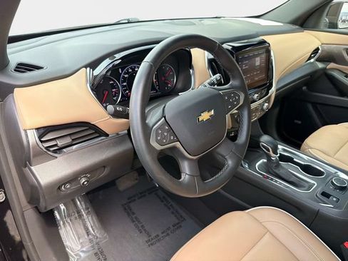Used 2023 Chevrolet Traverse Premier FWD image 21