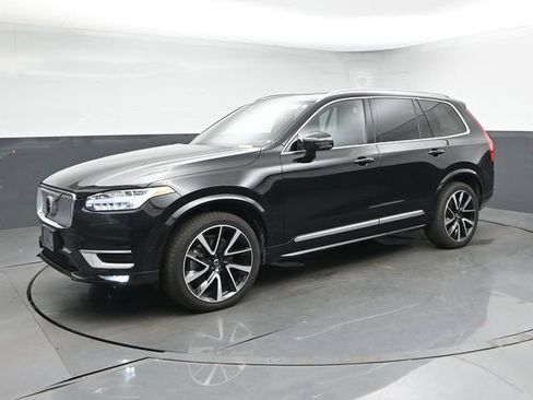 Used 2024 Volvo XC90 B6 Ultimate w/ Lounge Package AWD/4WD image 4