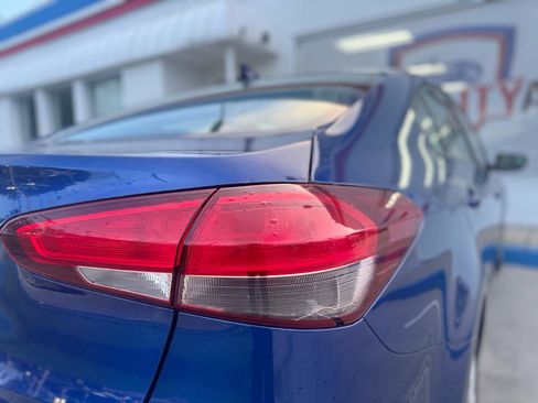 Used 2017 Kia Forte LX FWD image 31