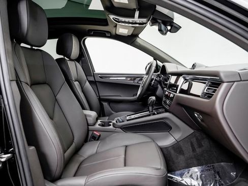 Certified 2026 Porsche Macan AWD/4WD image 26