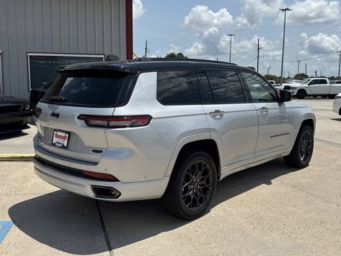 Used 2025 Jeep Grand Cherokee L Summit w/ Obsidian Package AWD/4WD image 7