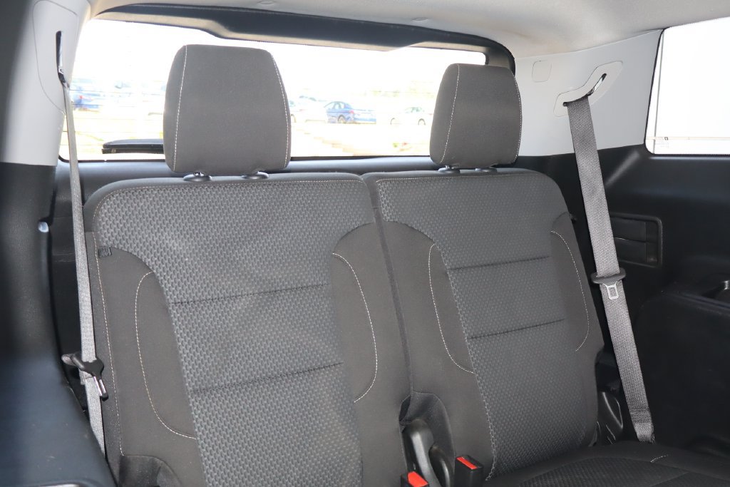 Used 2021 GMC Acadia SLE FWD image 43