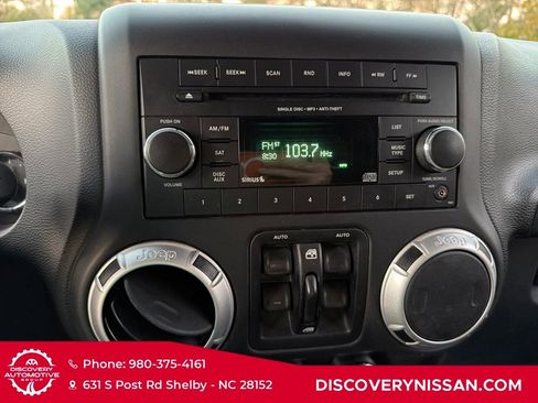 Used 2016 Jeep Wrangler Unlimited Sahara image 15