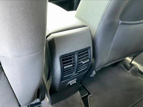Used 2019 Ford Escape SE FWD image 24