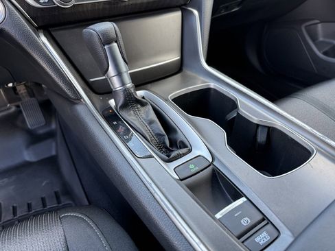 Used 2019 Honda Accord EX image 16