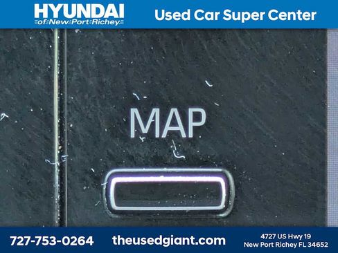 Used 2020 Toyota Highlander XLE FWD image 29