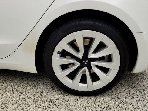 Used 2023 Tesla Model 3 Standard Range image 9