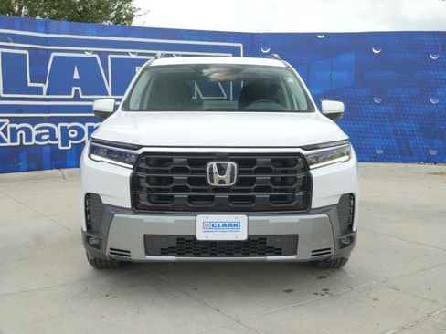 New 2026 Honda Pilot Elite image 2