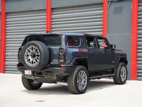 Used 2025 GMC Hummer EV 3X AWD/4WD image 10