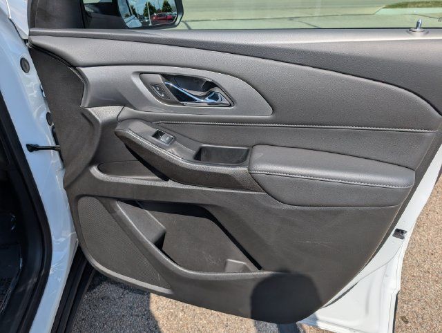 Used 2023 Chevrolet Traverse LT FWD image 5