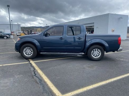 Used 2016 Nissan Frontier SV image 4