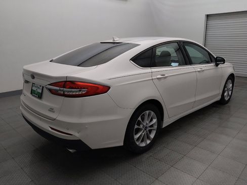 Used 2020 Ford Fusion SE image 9