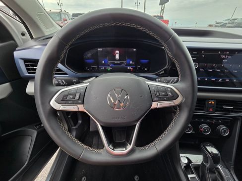 Used 2023 Volkswagen Taos SE image 13