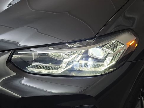 Used 2022 BMW X3 xDrive30i w/ M Sport Package 2 image 32