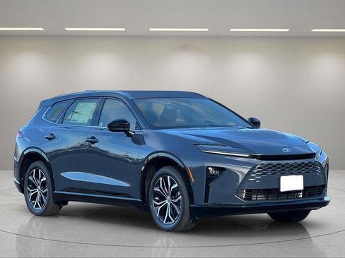 New 2026 Toyota Crown Signia XLE image 1