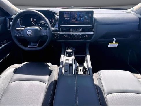 New 2026 Nissan Pathfinder SL FWD image 5