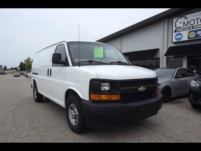 Used 2017 Chevrolet Express 2500 RWD image 3