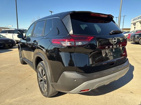 Used 2023 Nissan Rogue SV image 6