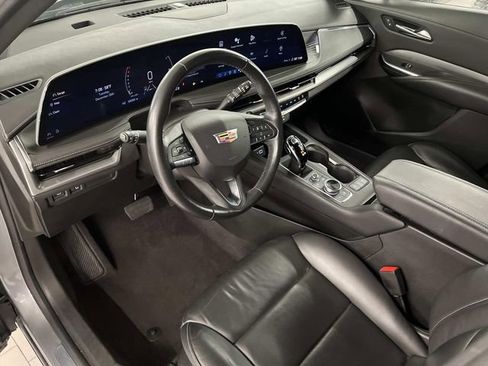 Used 2024 Cadillac XT4 Premium Luxury image 12