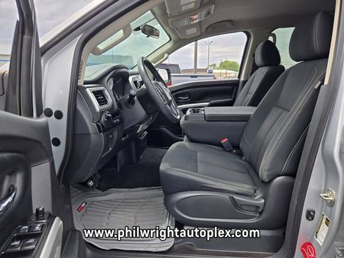 Used 2019 Nissan Titan SV RWD image 9