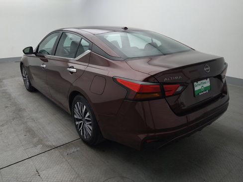 Used 2024 Nissan Altima 2.5 SV image 5