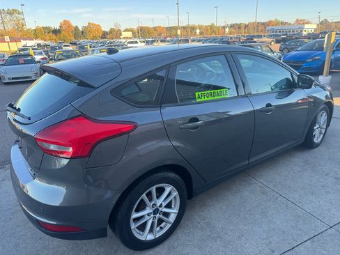 Used 2015 Ford Focus SE w/ SE Winter Package image 5