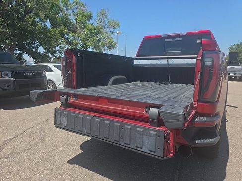 Used 2024 GMC Sierra 2500 AT4 w/ AT4 Premium Plus Package AWD/4WD image 19