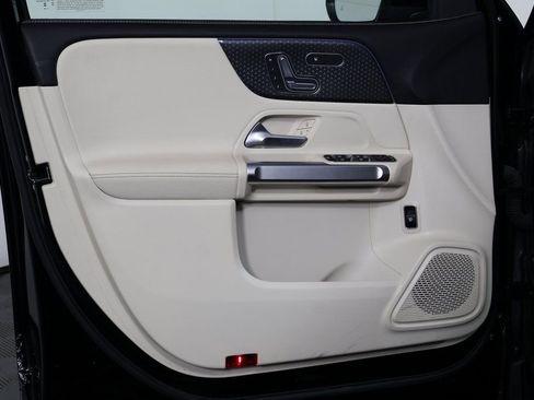 Certified 2025 Mercedes-Benz GLB 250 image 12